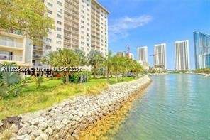 400 Kings Point Dr 320, Sunny Isles Beach FL - photo 12 of 41