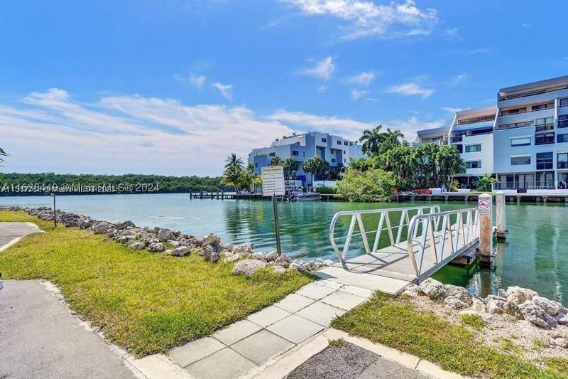1 bedroom Condominium at 400 Kings Point Dr 320, Coastal Towers Condo, Sunny Isles Beach — photo 2