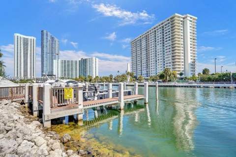400 Kings Point Dr 320, Sunny Isles Beach FL - photo 9 of 41
