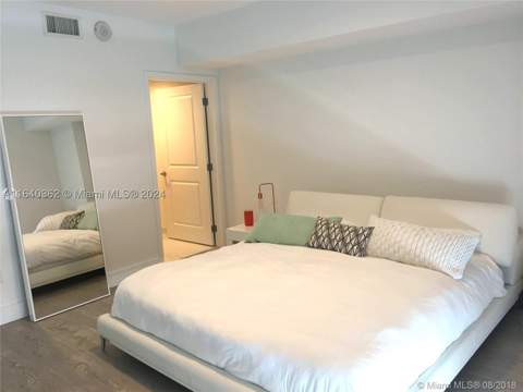 400 Sunny Isles Blvd 1019, Sunny Isles Beach FL - photo 7 of 32