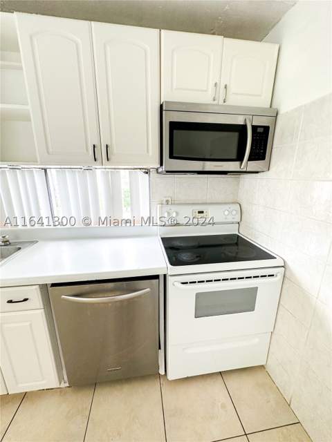 17021 N Bay Rd 915, Sunny Isles Beach FL - photo 7 of 21