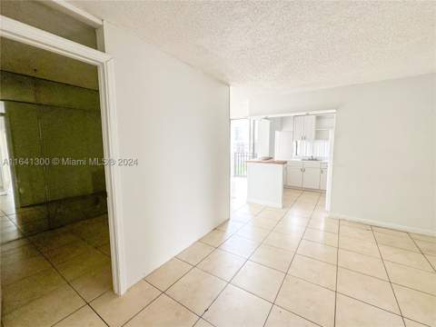 17021 N Bay Rd 915, Sunny Isles Beach FL - photo 8 of 21