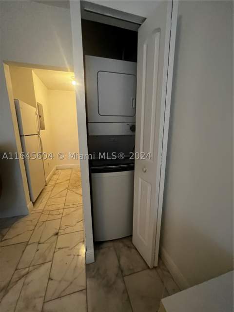 920 Jefferson Ave 3, Miami Beach FL - photo 11 of 12