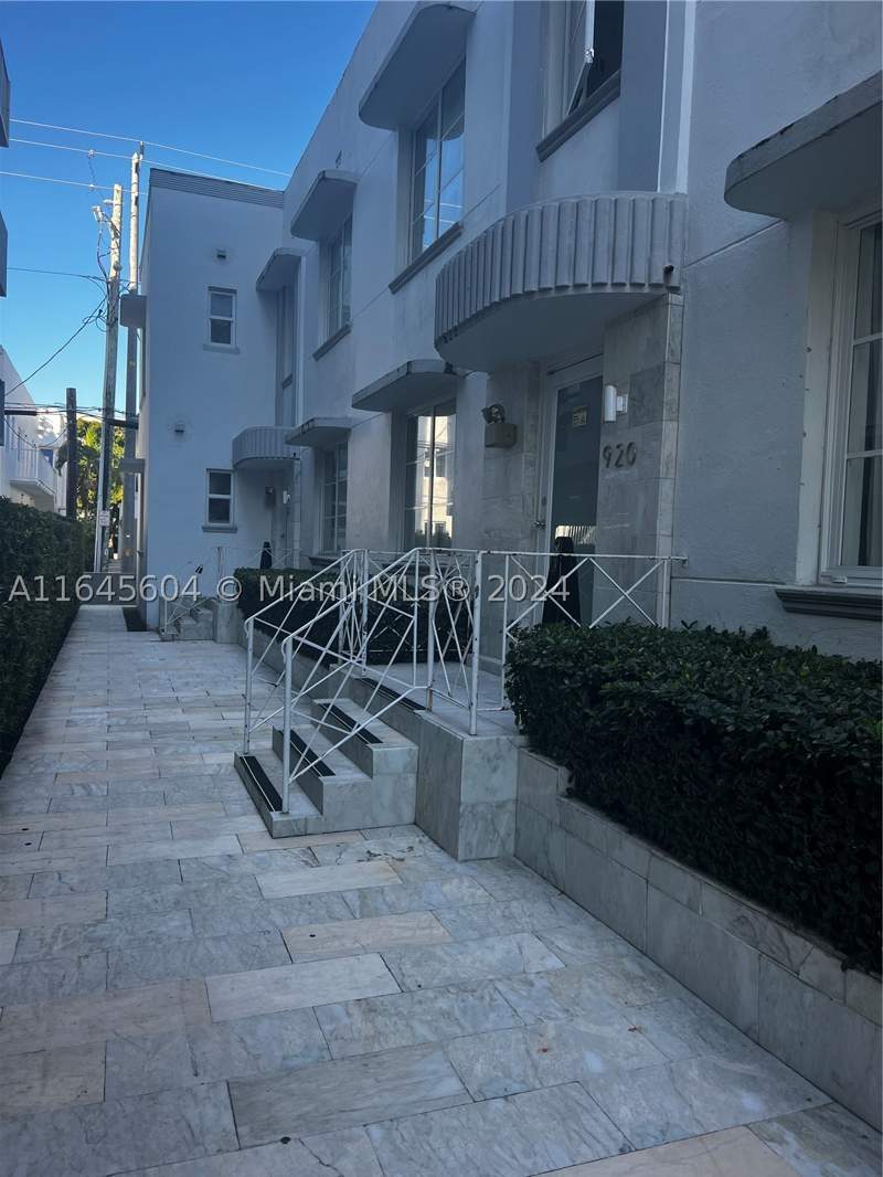 1 bedroom Condominium at 920 Jefferson Ave 3, First Art Nouveau Condo, Miami Beach — photo 2