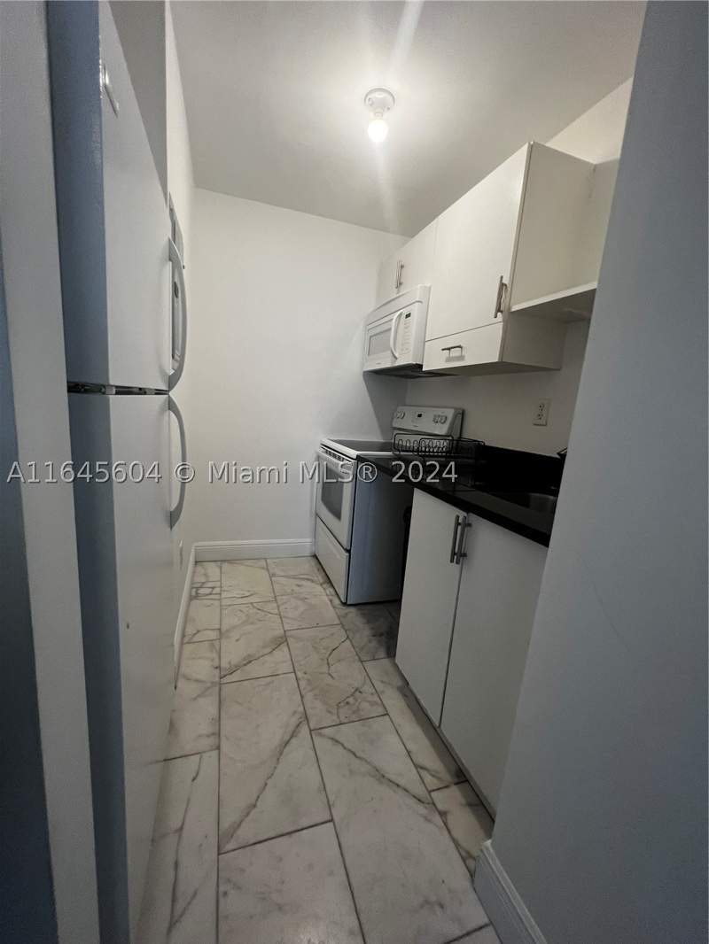 1 bedroom Condominium at 920 Jefferson Ave 3, First Art Nouveau Condo, Miami Beach — photo 3