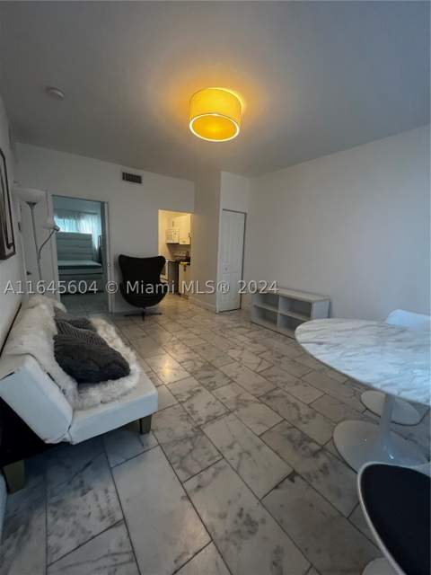 920 Jefferson Ave 3, Miami Beach FL - photo 6 of 12
