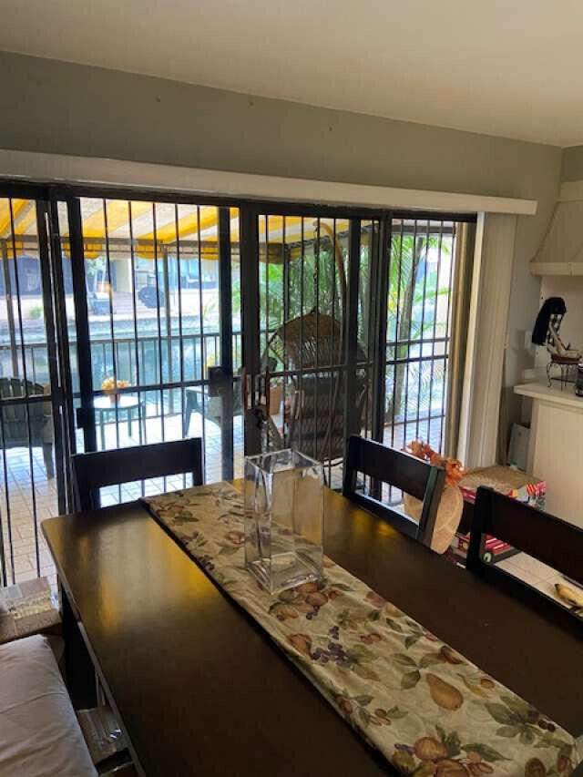 3 bedroom Townhouse at 16023 Kingsmoor Way, Miami Lakes Loch Lomond Ea, Miami Lakes — photo 3