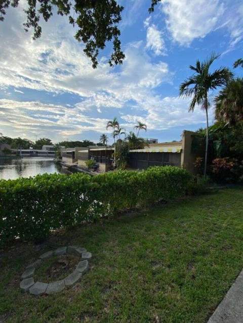 16023 Kingsmoor Way, Miami Lakes FL - photo 6 of 12