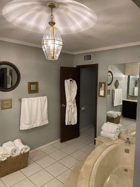 16023 Kingsmoor Way, Miami Lakes FL - photo 8 of 12