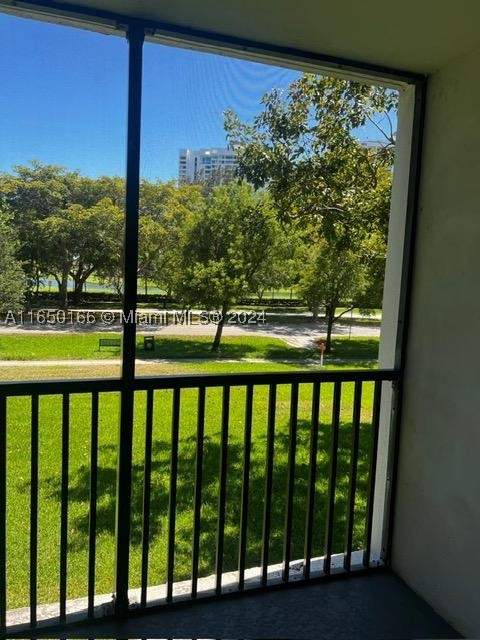 1 bedroom Condominium at 3475 N Country Club Dr 204, Ensenada Condo Bldg E-I, Aventura — photo 2