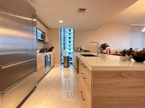 16385 Biscayne Blvd 1201, North Miami Beach FL - photo 10 of 42