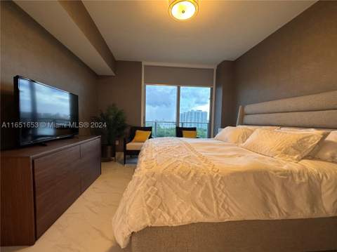 16385 Biscayne Blvd 1201, North Miami Beach FL - photo 18 of 42