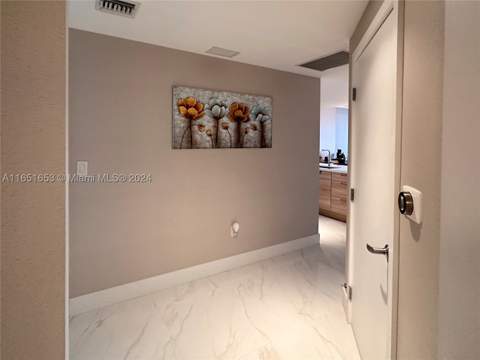 16385 Biscayne Blvd 1201, North Miami Beach FL - photo 8 of 42