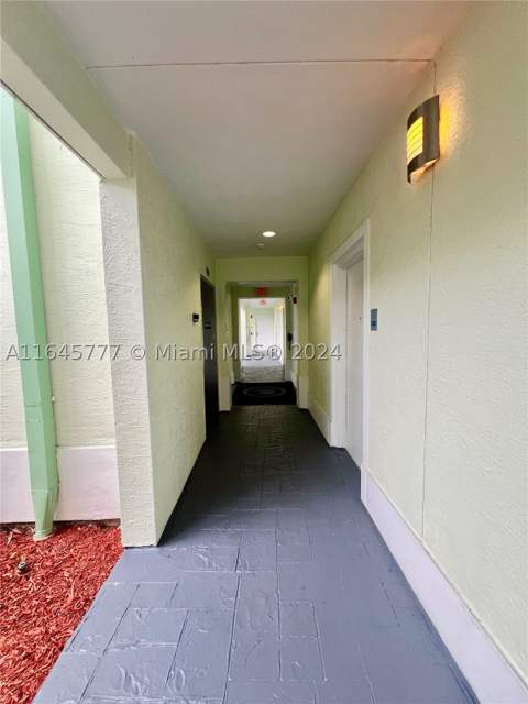 5300 NW 87th Ave 1308, Doral FL - photo 22 of 37