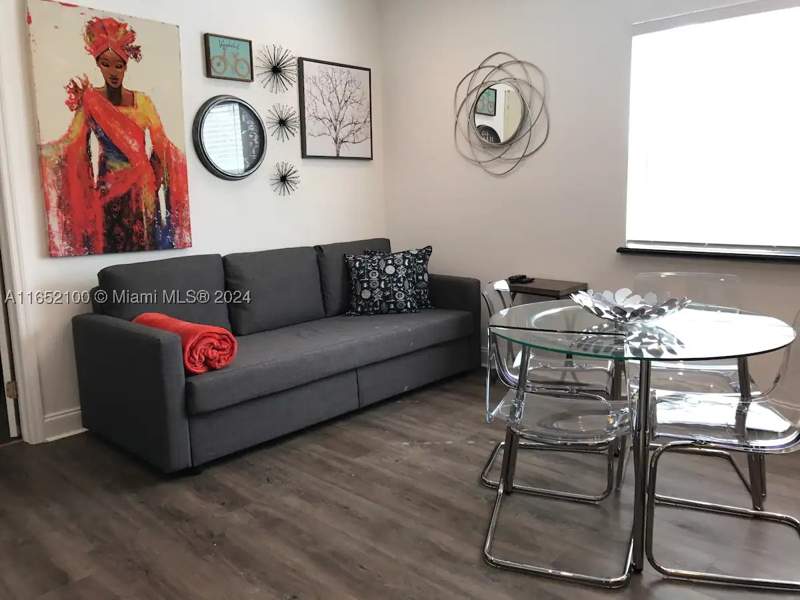 2 bedroom Condominium at 2615 Collins Ave 24, Jasmine Condo, Miami Beach — photo 2