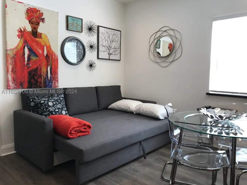 2 bedroom Condominium at 2615 Collins Ave 24, Jasmine Condo, Miami Beach — photo 3
