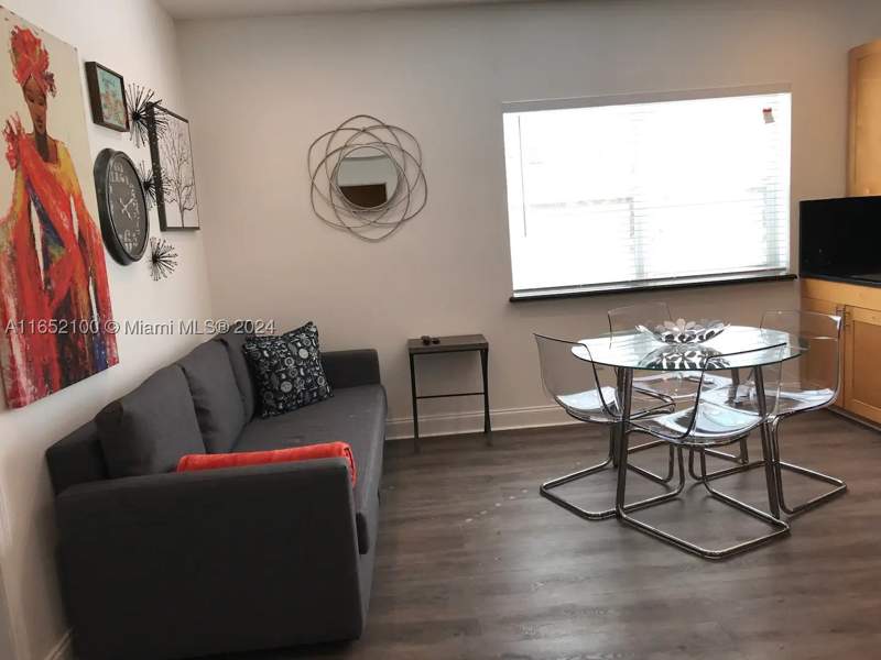 2 bedroom Condominium at 2615 Collins Ave 24, Jasmine Condo, Miami Beach — photo 4