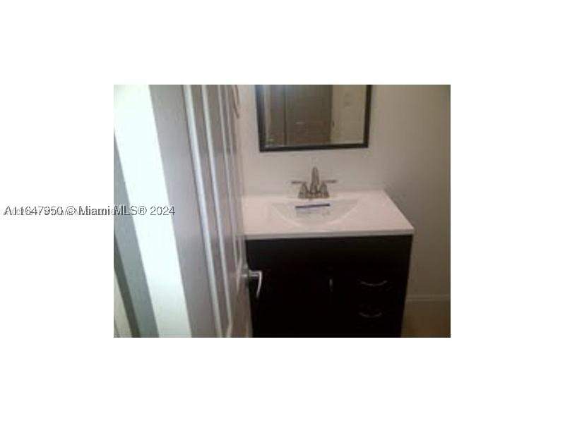1 bedroom Condominium at 2750 NE 183rd St 707, Commodore Plaza Condo, Aventura — photo 4