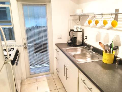 1228 Pennsylvania Ave 3, Miami Beach FL - photo 11 of 15