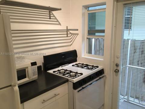 1228 Pennsylvania Ave 3, Miami Beach FL - photo 13 of 15