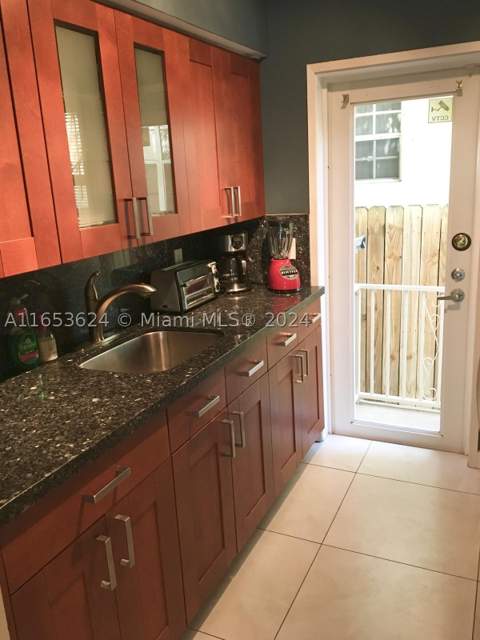 1228 Pennsylvania Ave 2, Miami Beach FL - photo 7 of 9