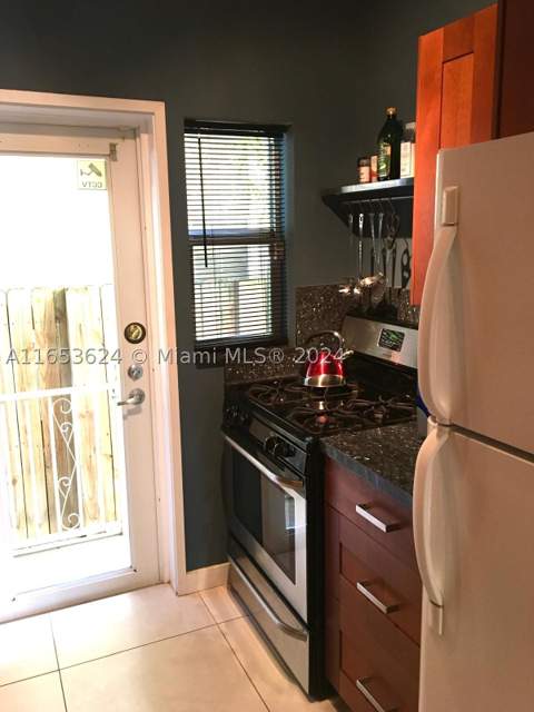 1228 Pennsylvania Ave 2, Miami Beach FL - photo 8 of 9