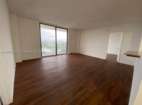 13499 Biscayne Blvd 1507, North Miami FL - photo 14 of 32
