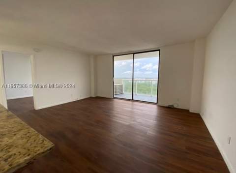 13499 Biscayne Blvd 1507, North Miami FL - photo 15 of 32