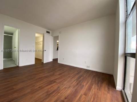 13499 Biscayne Blvd 1507, North Miami FL - photo 17 of 32