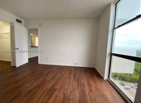 13499 Biscayne Blvd 1507, North Miami FL - photo 18 of 32