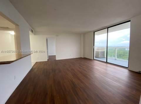 13499 Biscayne Blvd 1507, North Miami FL - photo 6 of 32
