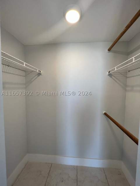 13499 Biscayne Blvd 1405, North Miami FL - photo 10 of 18
