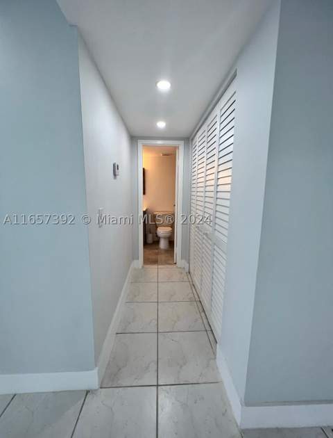 13499 Biscayne Blvd 1405, North Miami FL - photo 13 of 18