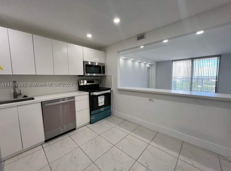 2 bedroom Condominium at 13499 Biscayne Blvd 1405, Sailboat Cay Condo, North Miami — photo 3