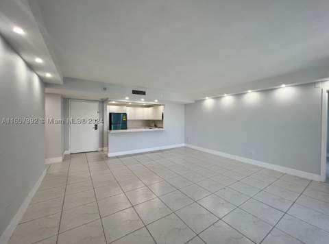 13499 Biscayne Blvd 1405, North Miami FL - photo 6 of 18