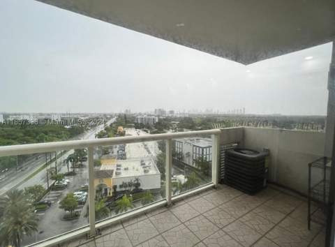 13499 Biscayne Blvd 1205, North Miami FL - photo 11 of 32