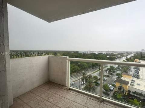 13499 Biscayne Blvd 1205, North Miami FL - photo 12 of 32