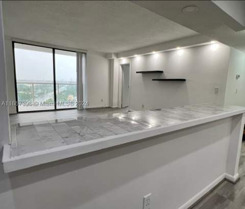 13499 Biscayne Blvd 1205, North Miami FL - photo 6 of 32