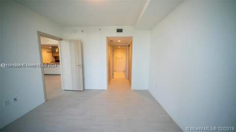 1000 Brickell Plz 4905, Miami FL - photo 13 of 32