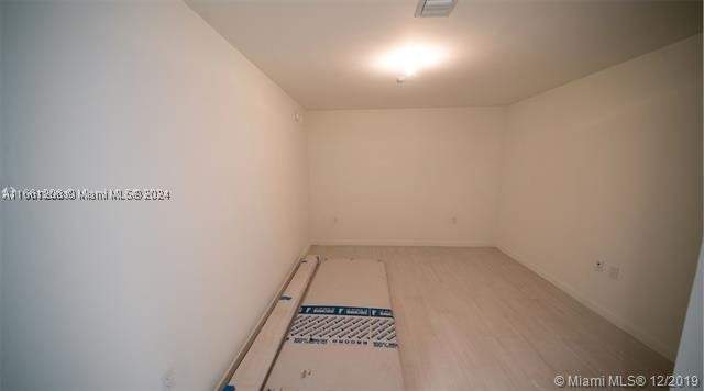 1 bedroom Condominium at 1000 Brickell Plz 4905, Brickell Flatiron Condo, Miami — photo 2