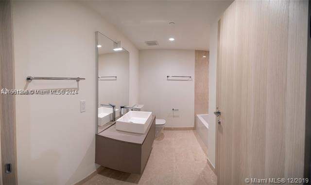 1 bedroom Condominium at 1000 Brickell Plz 4905, Brickell Flatiron Condo, Miami — photo 3