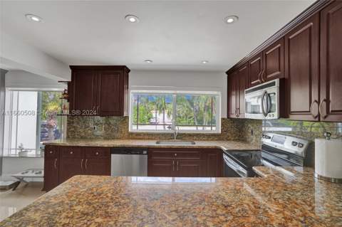 1910 N Hibiscus Dr, North Miami FL - photo 11 of 51