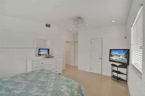 1910 N Hibiscus Dr, North Miami FL - photo 23 of 51