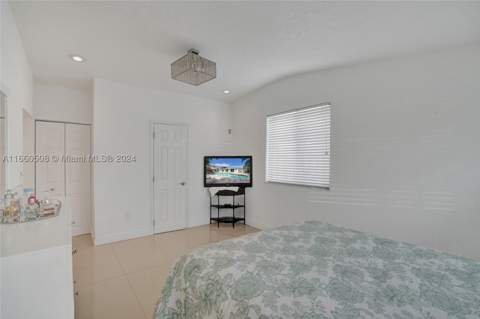 1910 N Hibiscus Dr, North Miami FL - photo 24 of 51