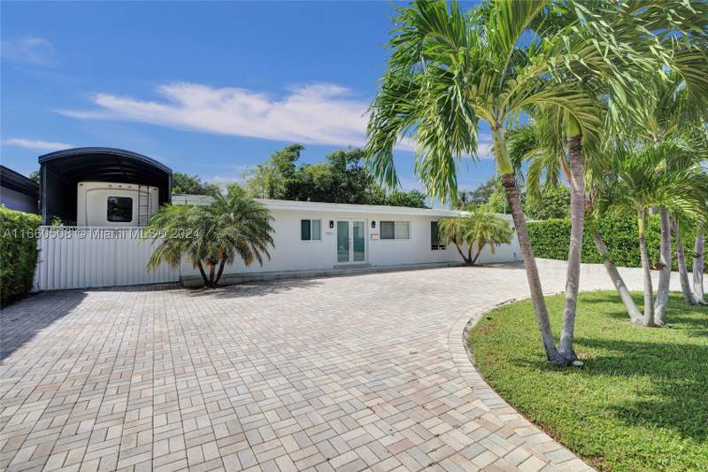 4 bedroom SingleFamilyResidence at 1910 N Hibiscus Dr, Keystone Point Sec 2, North Miami — photo 3