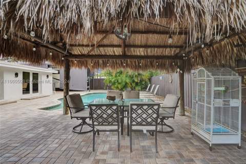 1910 N Hibiscus Dr, North Miami FL - photo 6 of 51