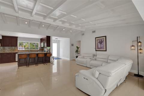 1910 N Hibiscus Dr, North Miami FL - photo 8 of 51
