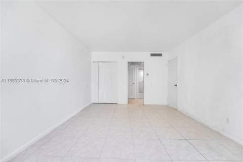 5151 Collins Ave 925, Miami Beach FL - photo 17 of 23