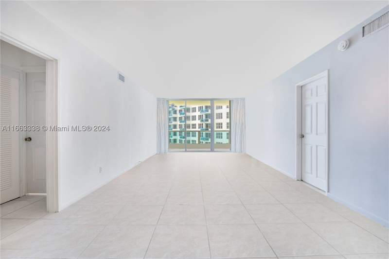 2 bedroom Condominium at 5151 Collins Ave 925, Seacoast 5151 Condo, Miami Beach — photo 4