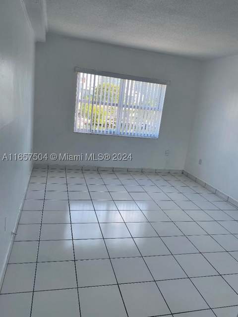 400 Kings Point Dr 328, Sunny Isles Beach FL - photo 19 of 25